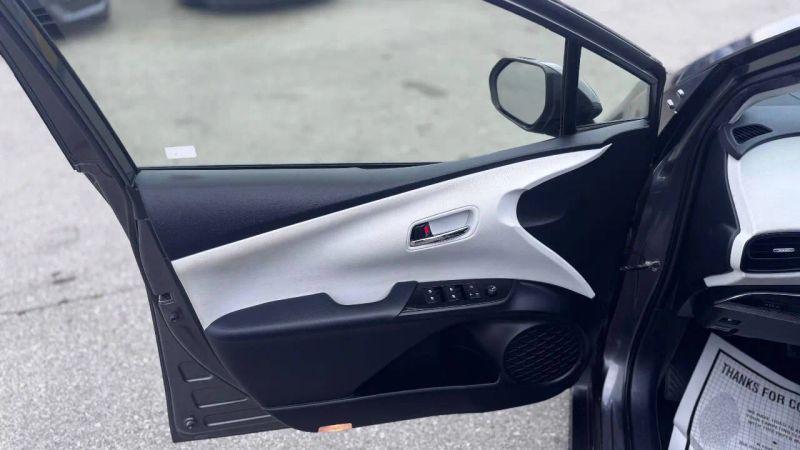 2016 Toyota Prius Two