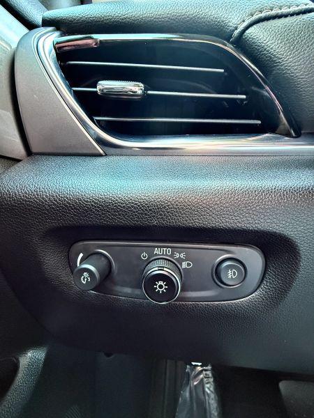 2020 Chevrolet Traverse AWD LT Cloth