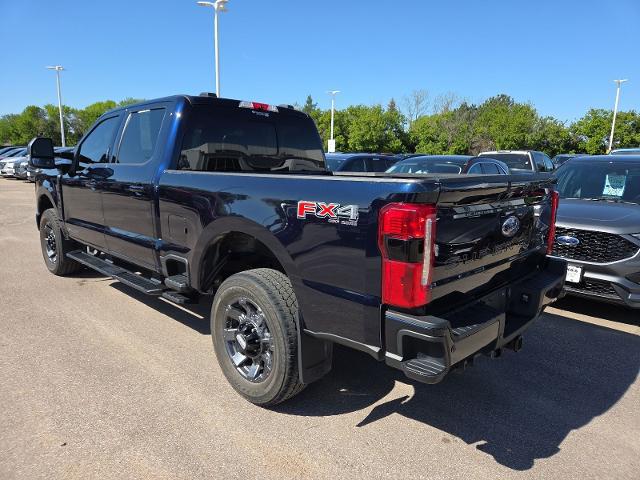 2023 Ford F-350 LARIAT