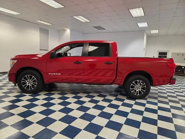 2022 Nissan Titan Crew Cab SV 4x2
