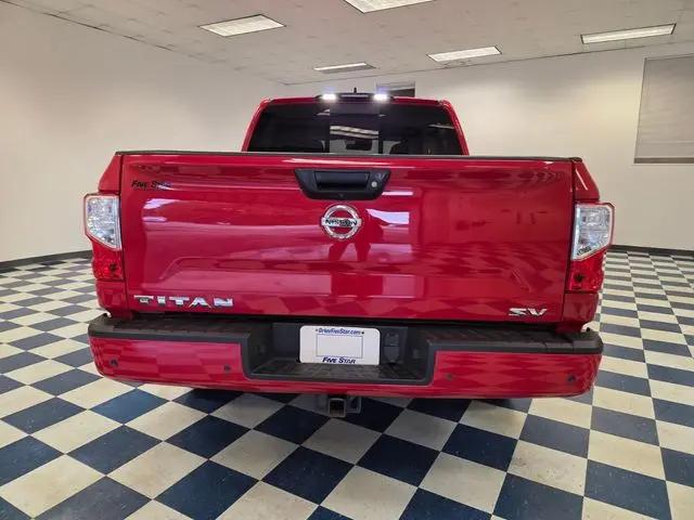 2022 Nissan Titan Crew Cab SV 4x2