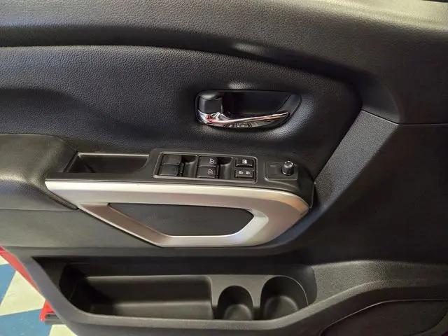2022 Nissan Titan Crew Cab SV 4x2