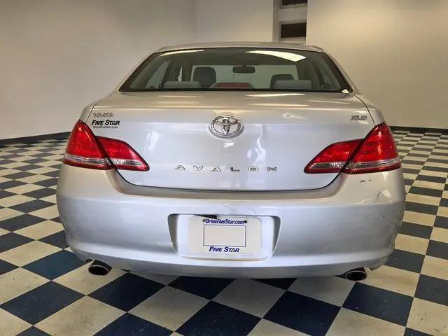 2005 Toyota Avalon XLS