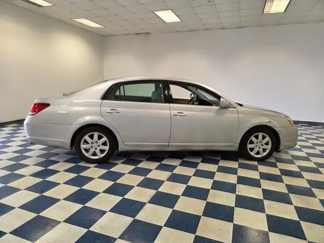 2005 Toyota Avalon XLS