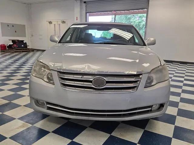 2005 Toyota Avalon XLS