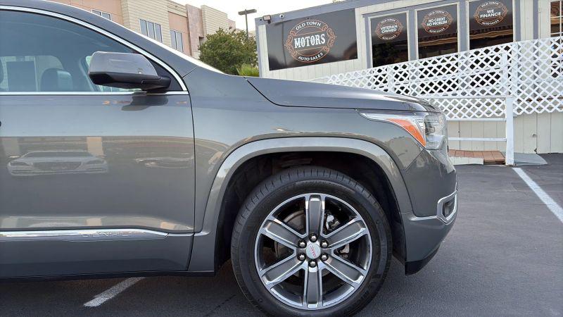 2017 GMC Acadia Denali