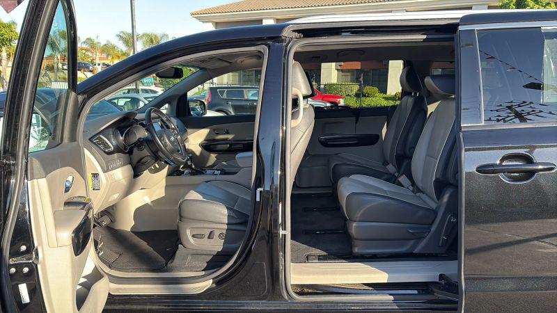 2018 Kia Sedona SX