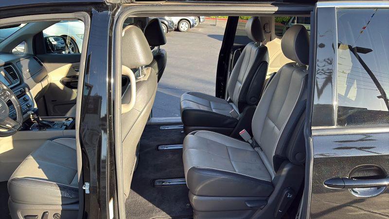2018 Kia Sedona SX