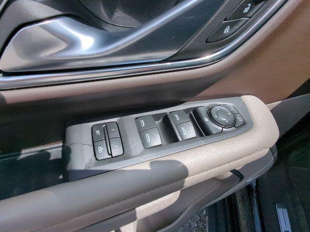 2022 Chevrolet Suburban 4WD LT