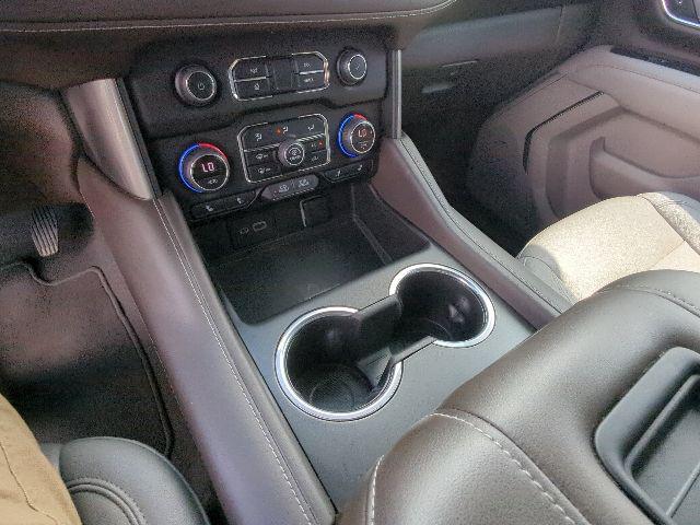 2022 Chevrolet Suburban 4WD LT