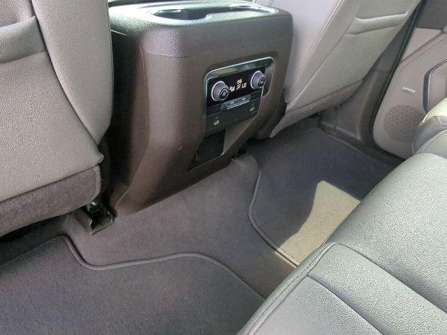 2022 Chevrolet Suburban 4WD LT