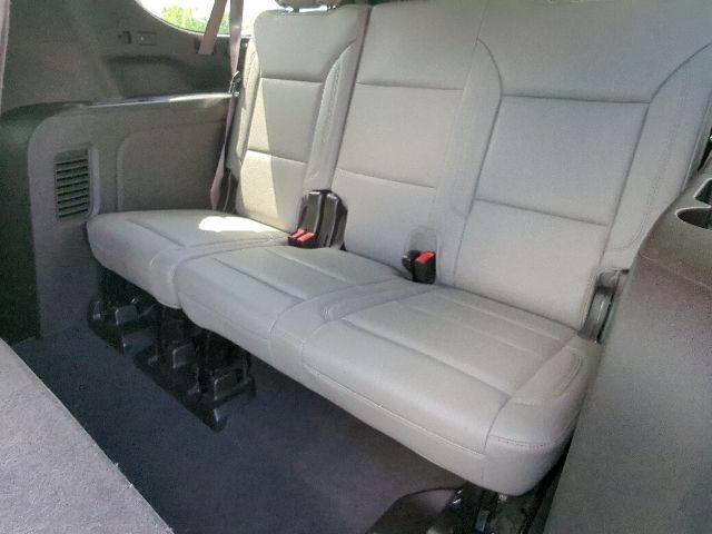 2022 Chevrolet Suburban 4WD LT