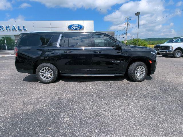 2022 Chevrolet Suburban 4WD LT