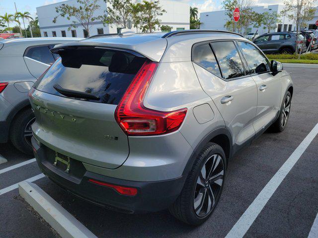 2023 Volvo XC40 B5 Plus Dark Theme