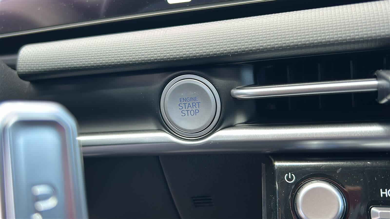 New 2026 Creamy White Pearl Hyundai SEL AWD image 47