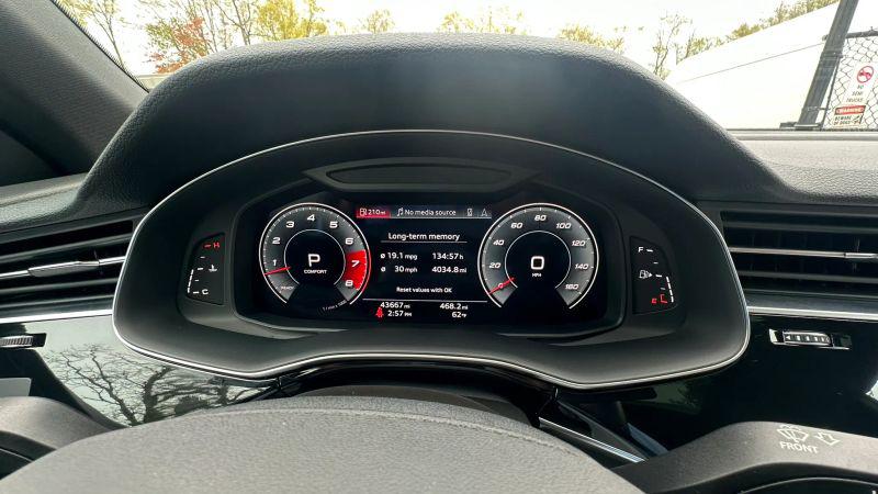 2021 Audi Q8 Premium Plus 55 TFSI quattro Tiptronic