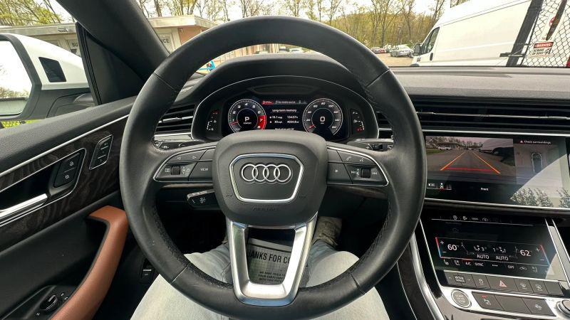 2021 Audi Q8 Premium Plus 55 TFSI quattro Tiptronic