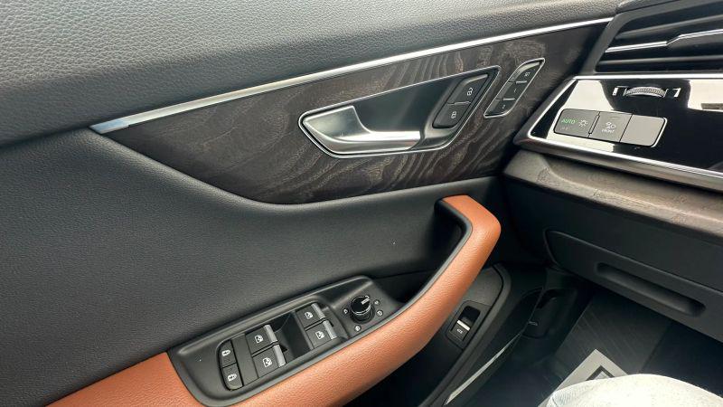 2021 Audi Q8 Premium Plus 55 TFSI quattro Tiptronic