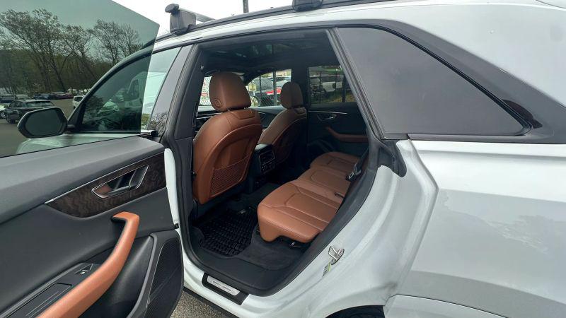 2021 Audi Q8 Premium Plus 55 TFSI quattro Tiptronic