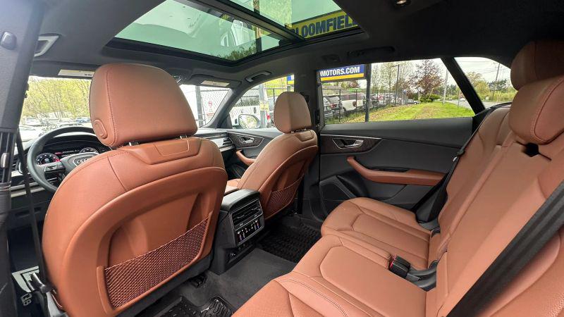 2021 Audi Q8 Premium Plus 55 TFSI quattro Tiptronic