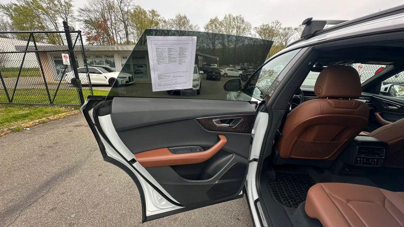 2021 Audi Q8 Premium Plus 55 TFSI quattro Tiptronic
