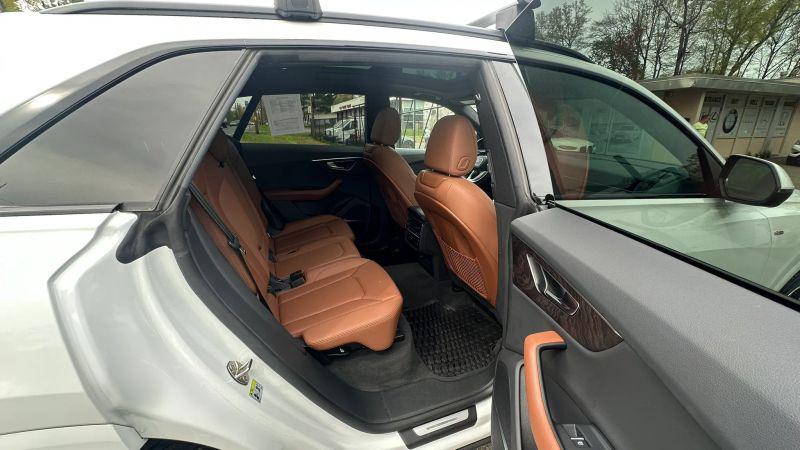 2021 Audi Q8 Premium Plus 55 TFSI quattro Tiptronic