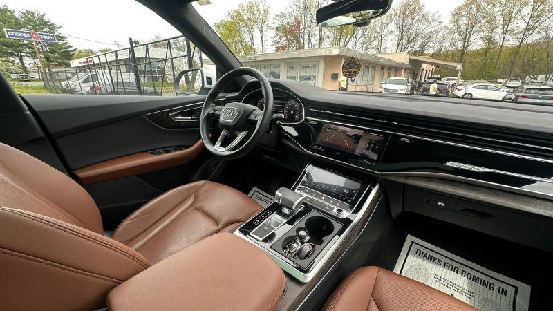 2021 Audi Q8 Premium Plus 55 TFSI quattro Tiptronic