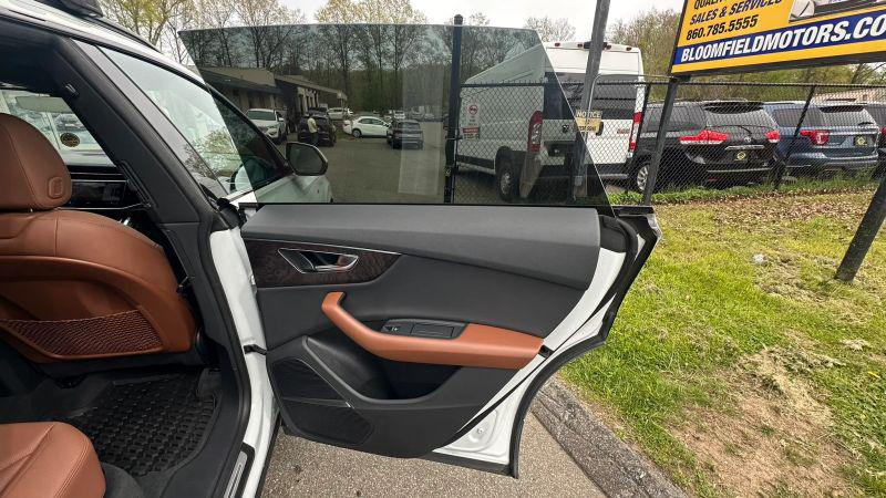 2021 Audi Q8 Premium Plus 55 TFSI quattro Tiptronic