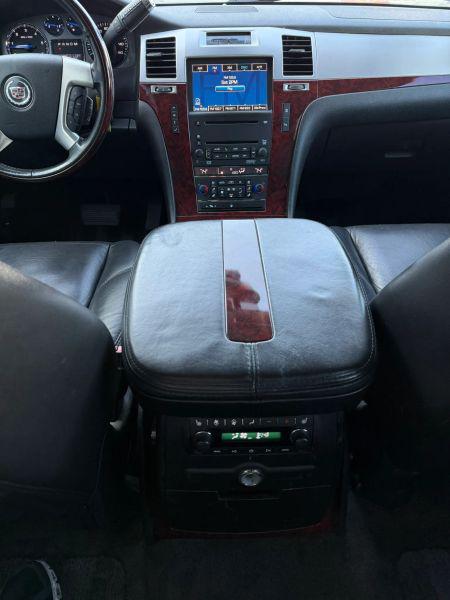 2008 Cadillac Escalade Standard