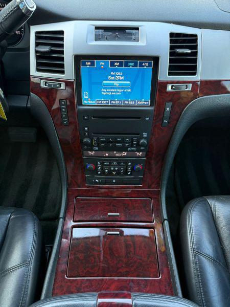 2008 Cadillac Escalade Standard
