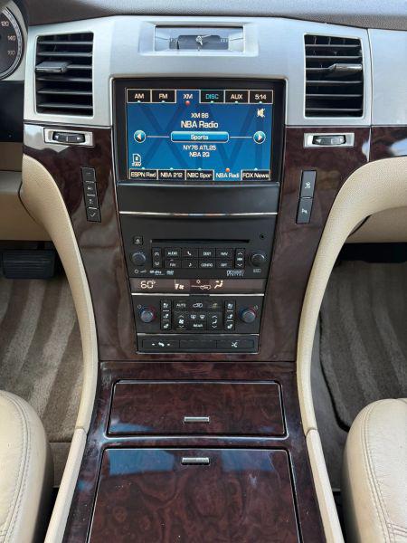 2011 Cadillac Escalade Premium