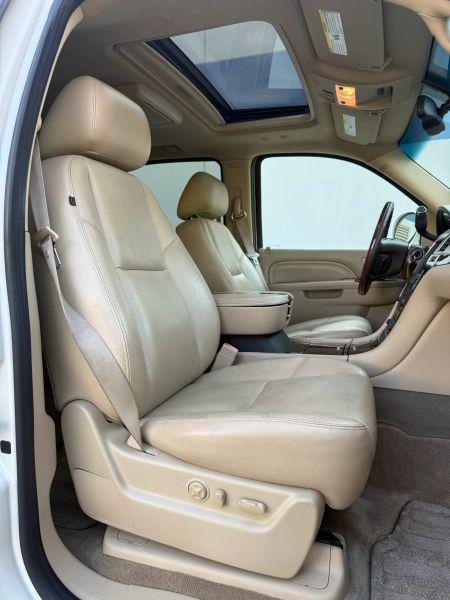 2011 Cadillac Escalade Premium