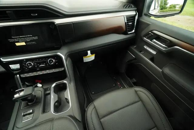 2026 GMC Sierra 1500 Crew Cab, Short Bed, Denali, 4WD