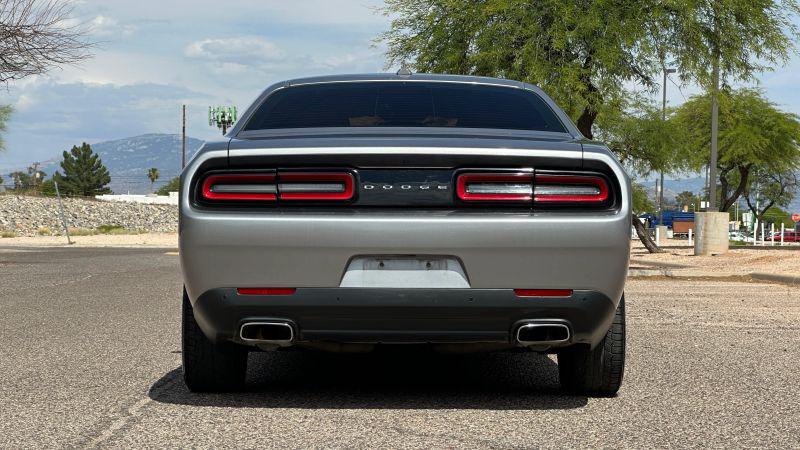 2015 Dodge Challenger SXT