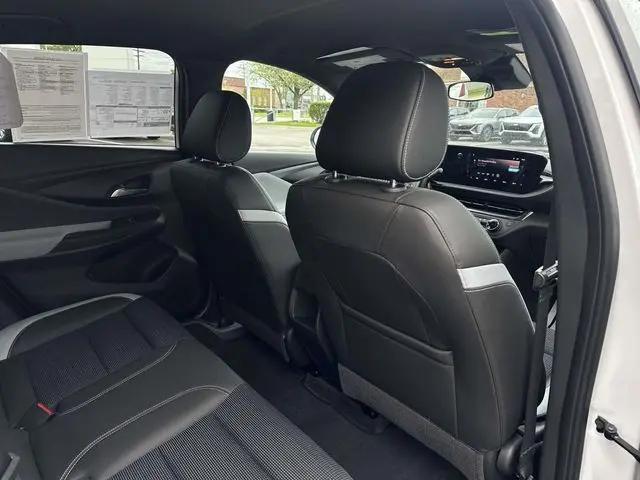 2024 Buick NV Preferred FWD