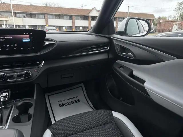 2024 Buick NV Preferred FWD
