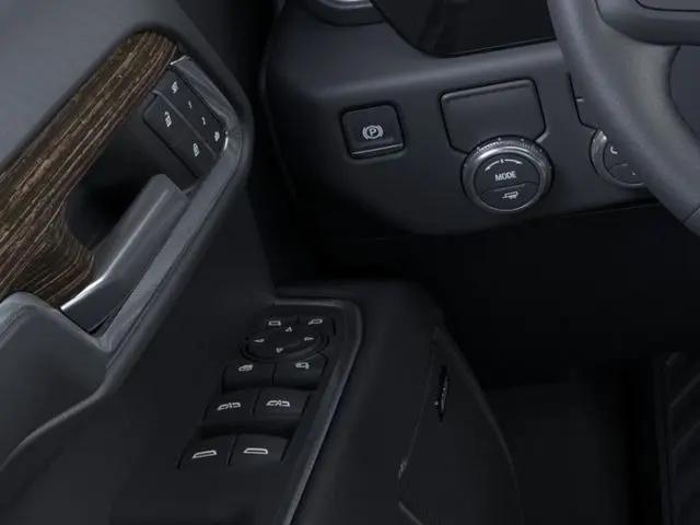 2026 GMC Sierra 1500 Crew Cab, Short Bed, SLT, RWD