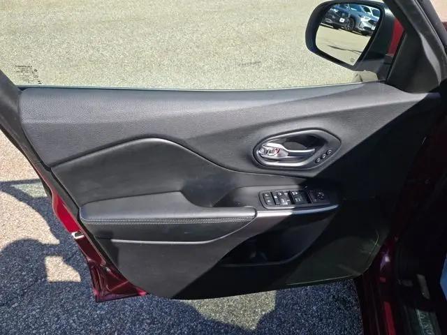 2019 Jeep Cherokee Overland 4x4