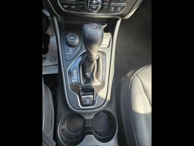 2019 Jeep Cherokee Overland 4x4
