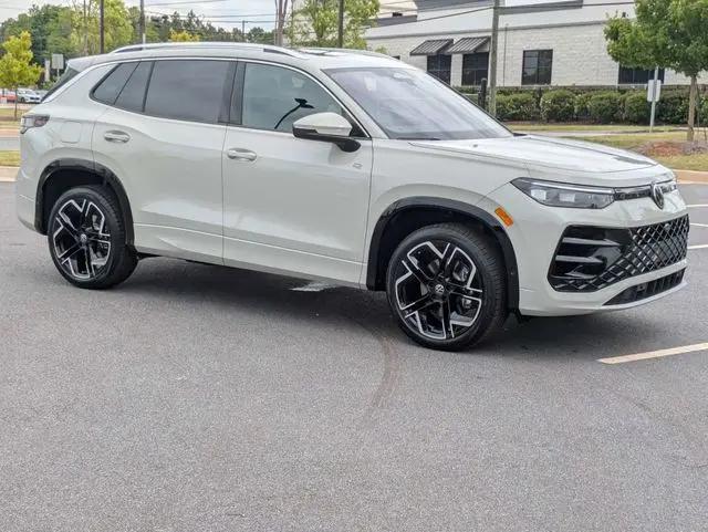 2026 Volkswagen Tiguan SEL R-Line Turbo