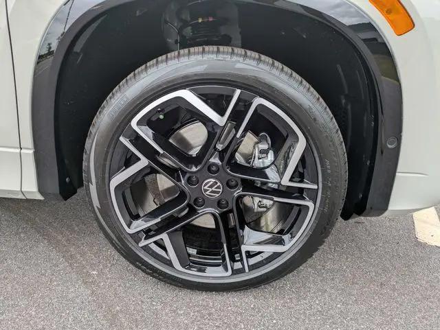 2026 Volkswagen Tiguan SEL R-Line Turbo