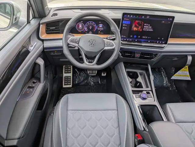 2026 Volkswagen Tiguan SEL R-Line Turbo