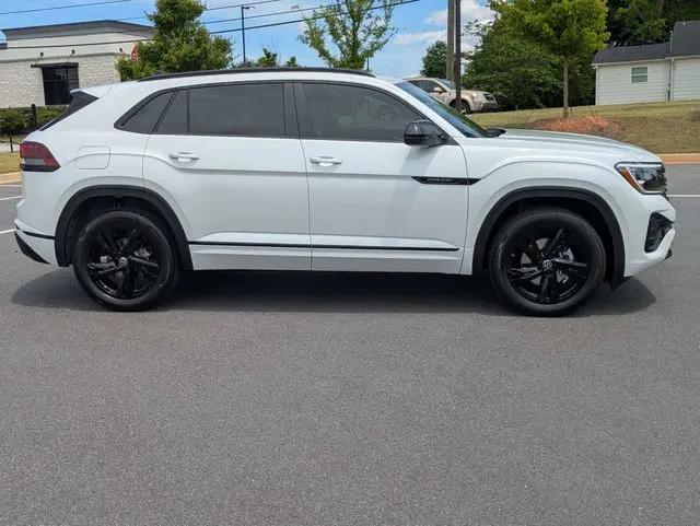 2026 Volkswagen Atlas Cross Sport SEL R-Line Black