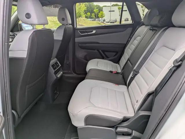 2026 Volkswagen Atlas Cross Sport SEL R-Line Black
