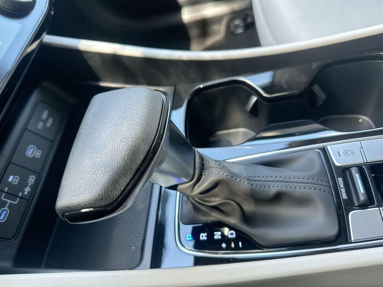 New 2026 Phantom Black Hyundai SEL FWD image 50