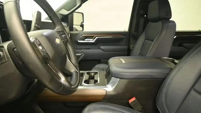 2024 Chevrolet Silverado 2500HD 4WD Crew Cab Standard Bed High Country