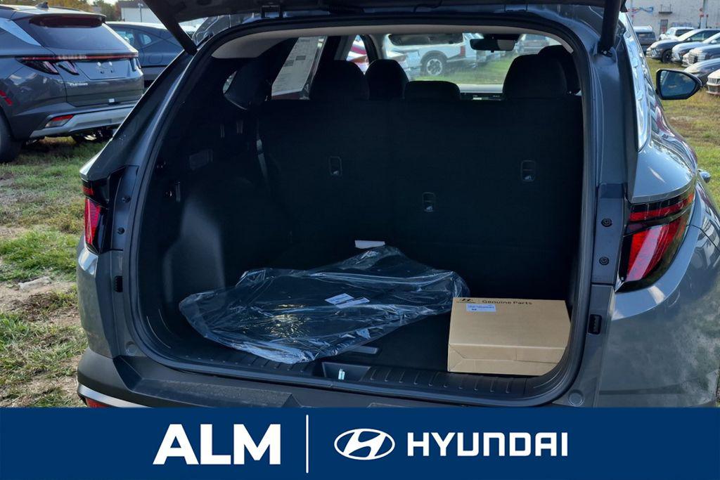 New 2026 Gray HYUNDAI SEL FWD image 8