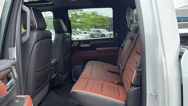 2026 GMC Sierra 2500HD Crew Cab, Standard Bed, Denali Ultimate, 4WD