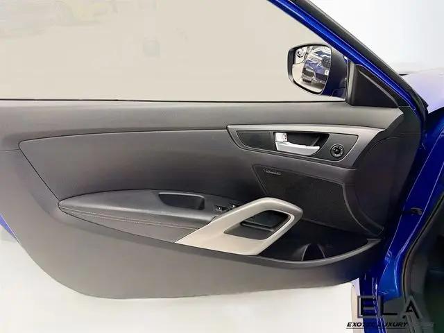 2014 Hyundai Veloster Turbo w/Black