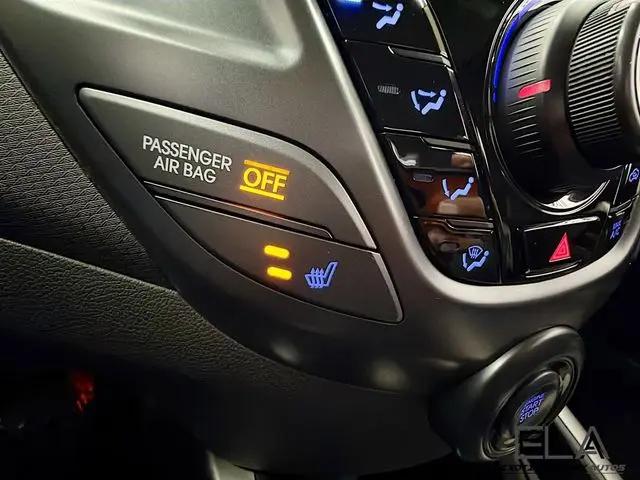 2014 Hyundai Veloster Turbo w/Black